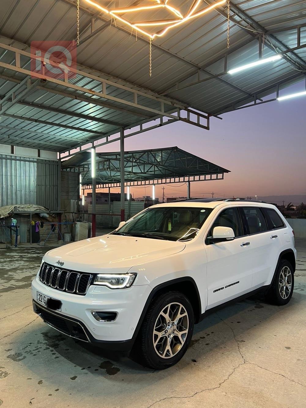 جیپ گراند شیرۆکی